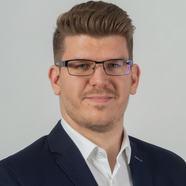 Oliver Latta